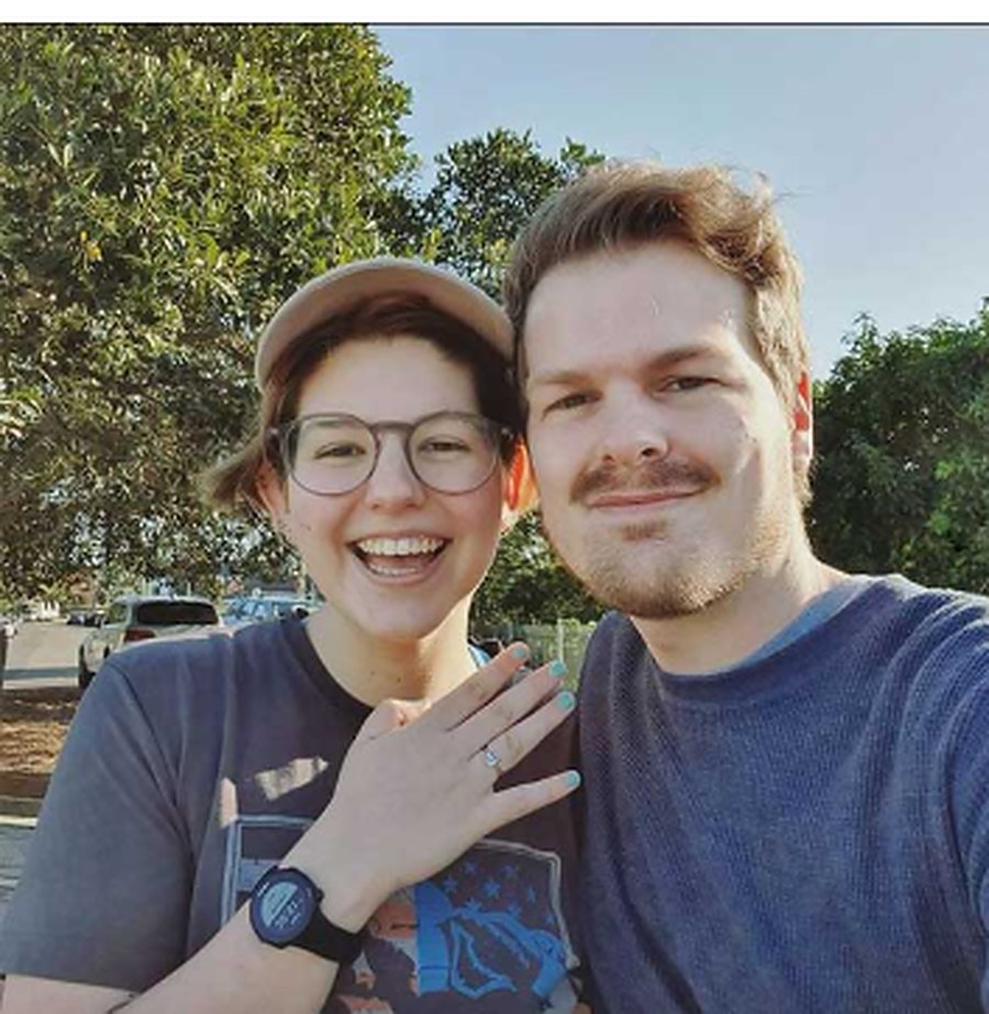 Customer wearing Holycome moissanite engagement rings